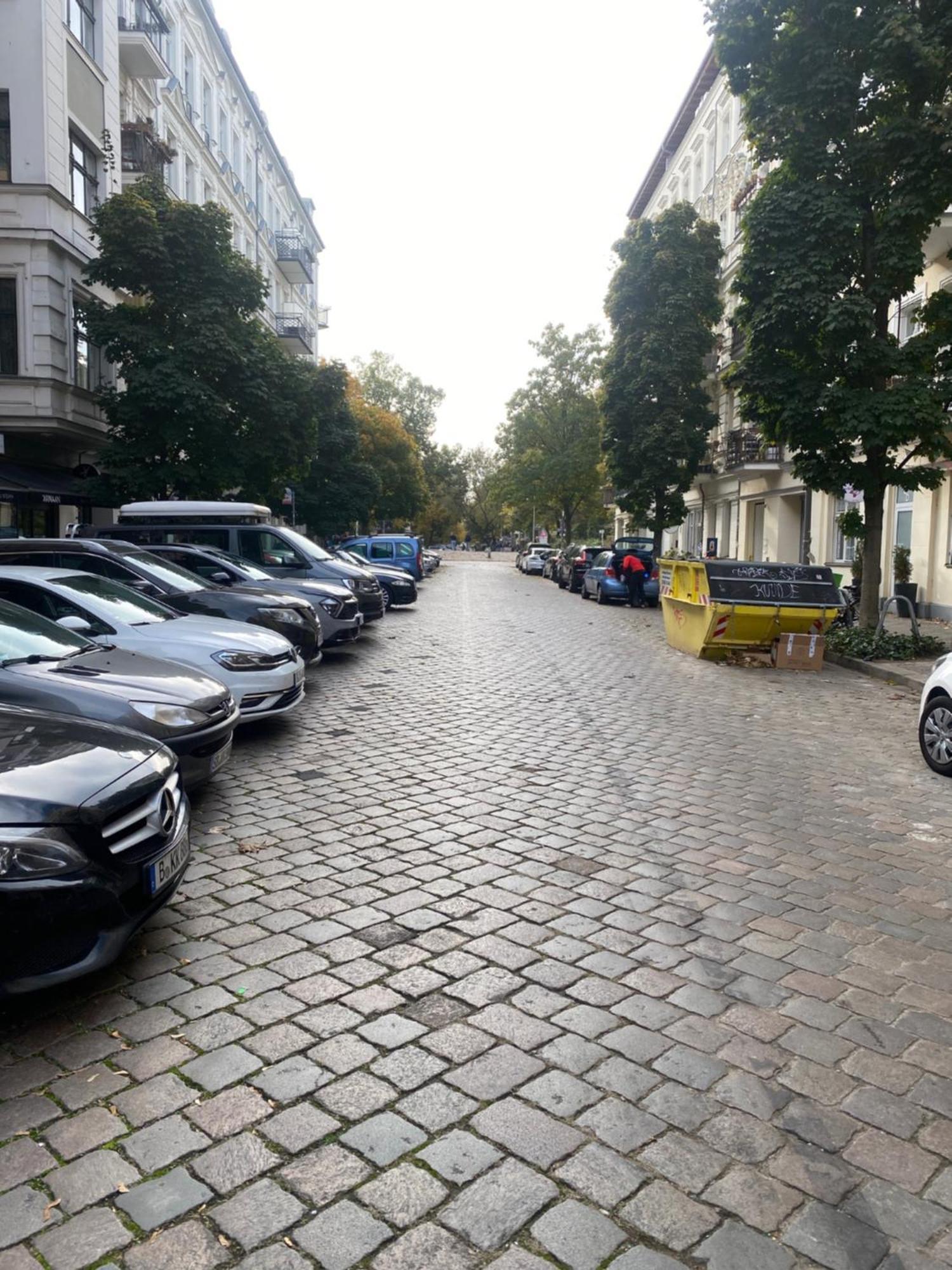 Großes Zimmer-prenzlberg * Berlin